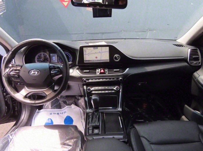 HYUNDAI GRANDEUR IG 2016