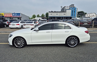 MERCEDES BENZ E-CLASS W213 2020