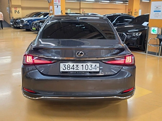 LEXUS ES300H 2025