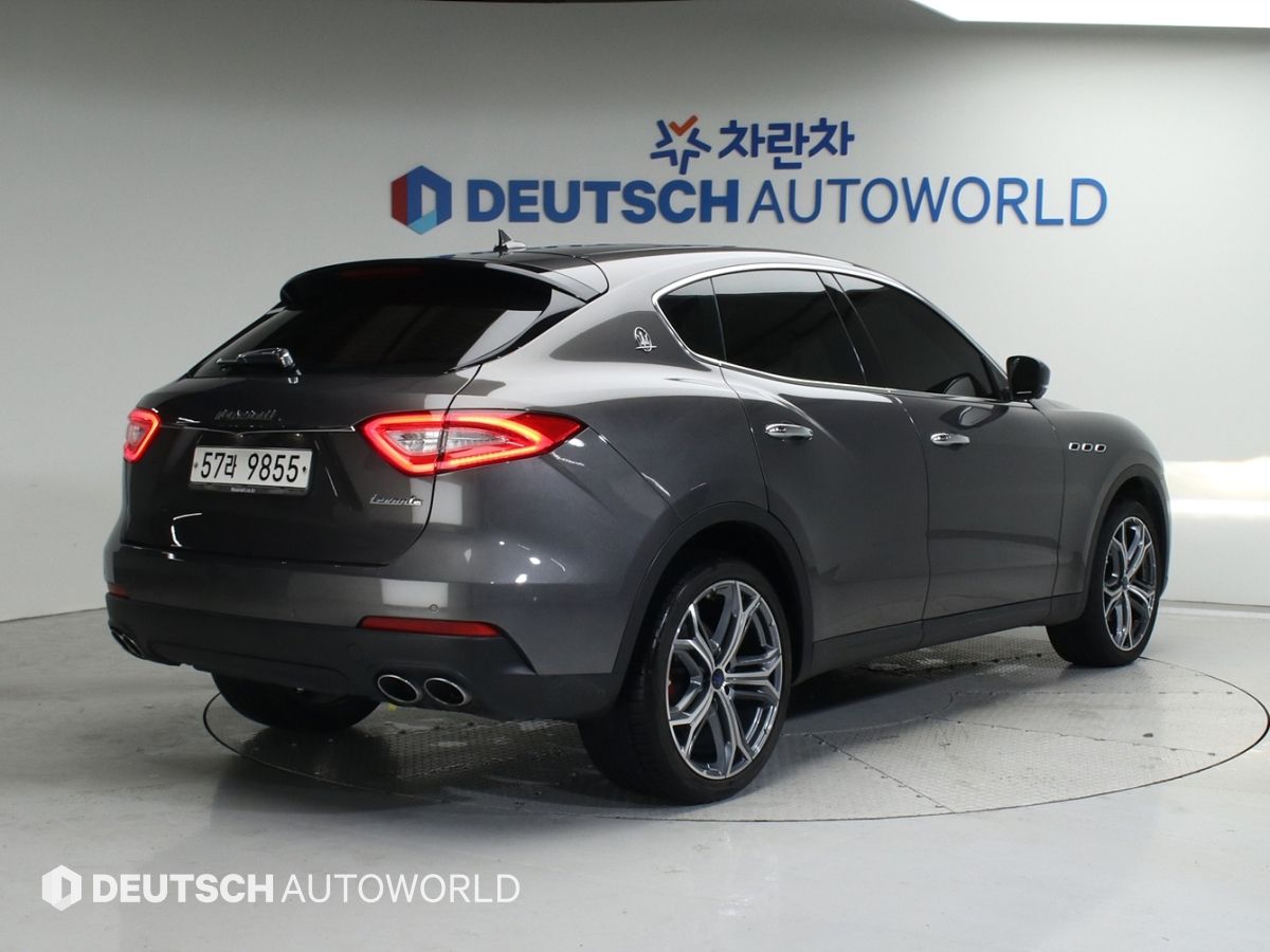 MASERATI LEVANTE 2017