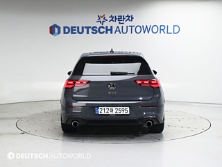 VOLKSWAGEN GOLF 2023