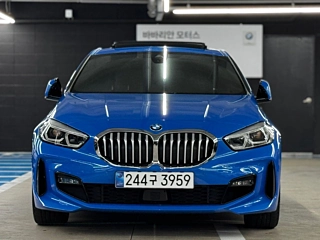 BMW 1-SERIES F40 2024
