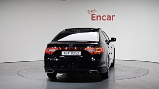 HYUNDAI GRANDEUR HG HYBRID 2016
