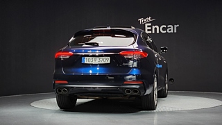 MASERATI LEVANTE 2022