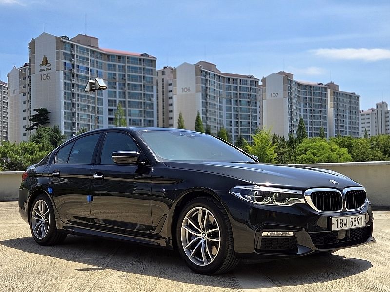 BMW 5-SERIES G30 2017