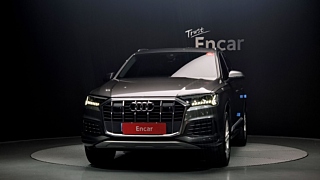 AUDI Q7 4M 2023
