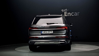 AUDI Q7 4M 2023