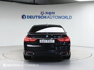 BMW 7-SERIES G11 2016