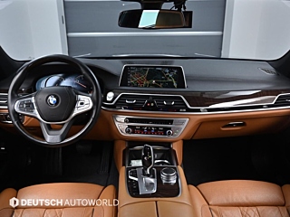 BMW 7-SERIES G11 2016