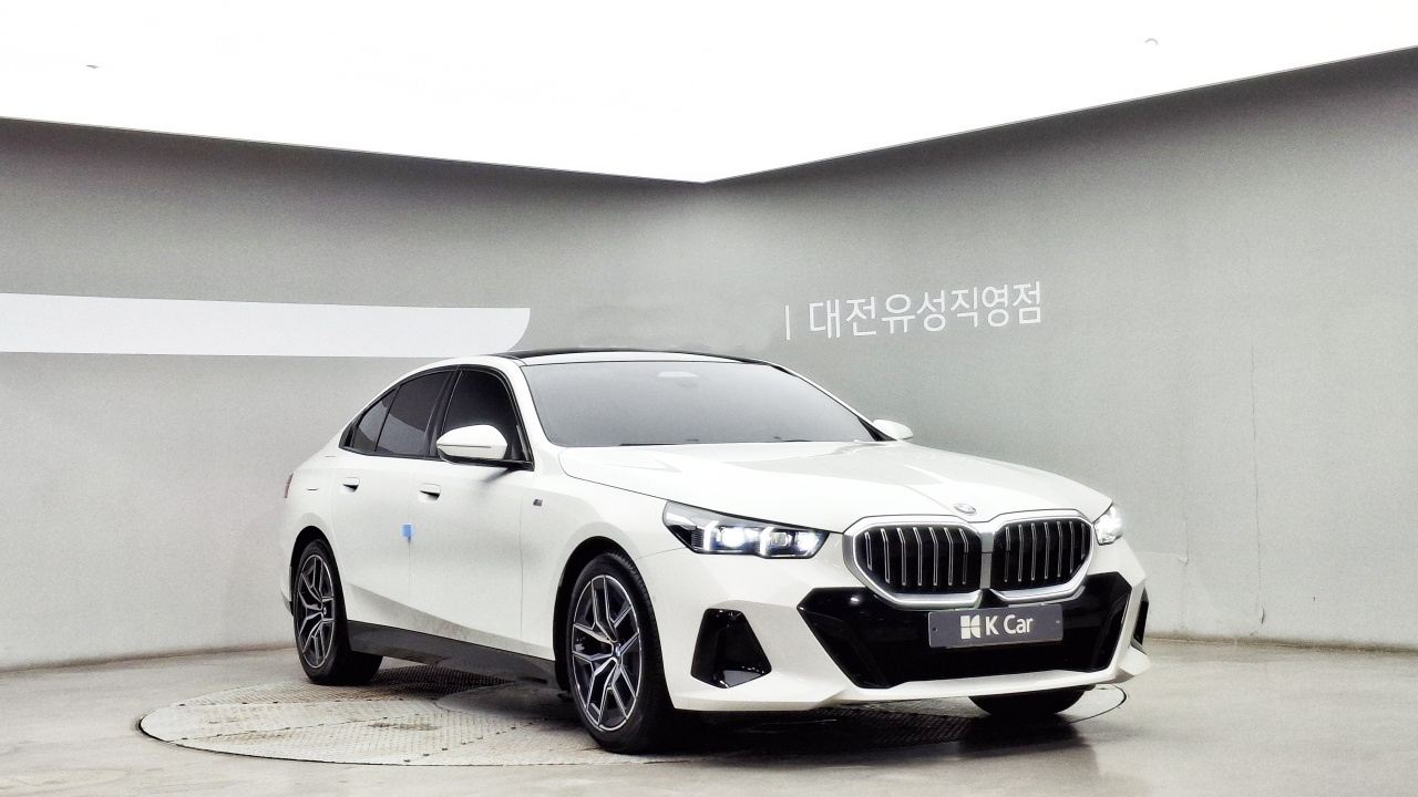 BMW 5-SERIES G60 2023