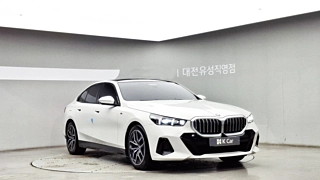 BMW 5-SERIES G60 2023