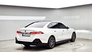 BMW 5-SERIES G60 2023