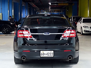 FORD TAURUS 2017