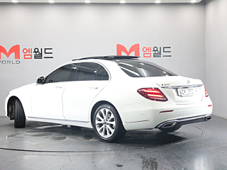MERCEDES BENZ E-CLASS W213 2019