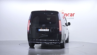 HYUNDAI STARIA 2023