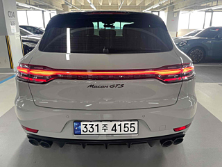 PORSCHE MACAN 2021