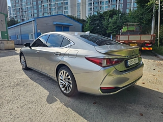 LEXUS ES300H 2024