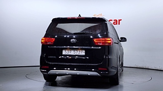 KIA CARNIVAL 2018