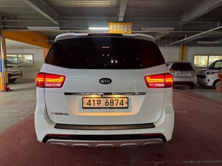 KIA CARNIVAL 2016