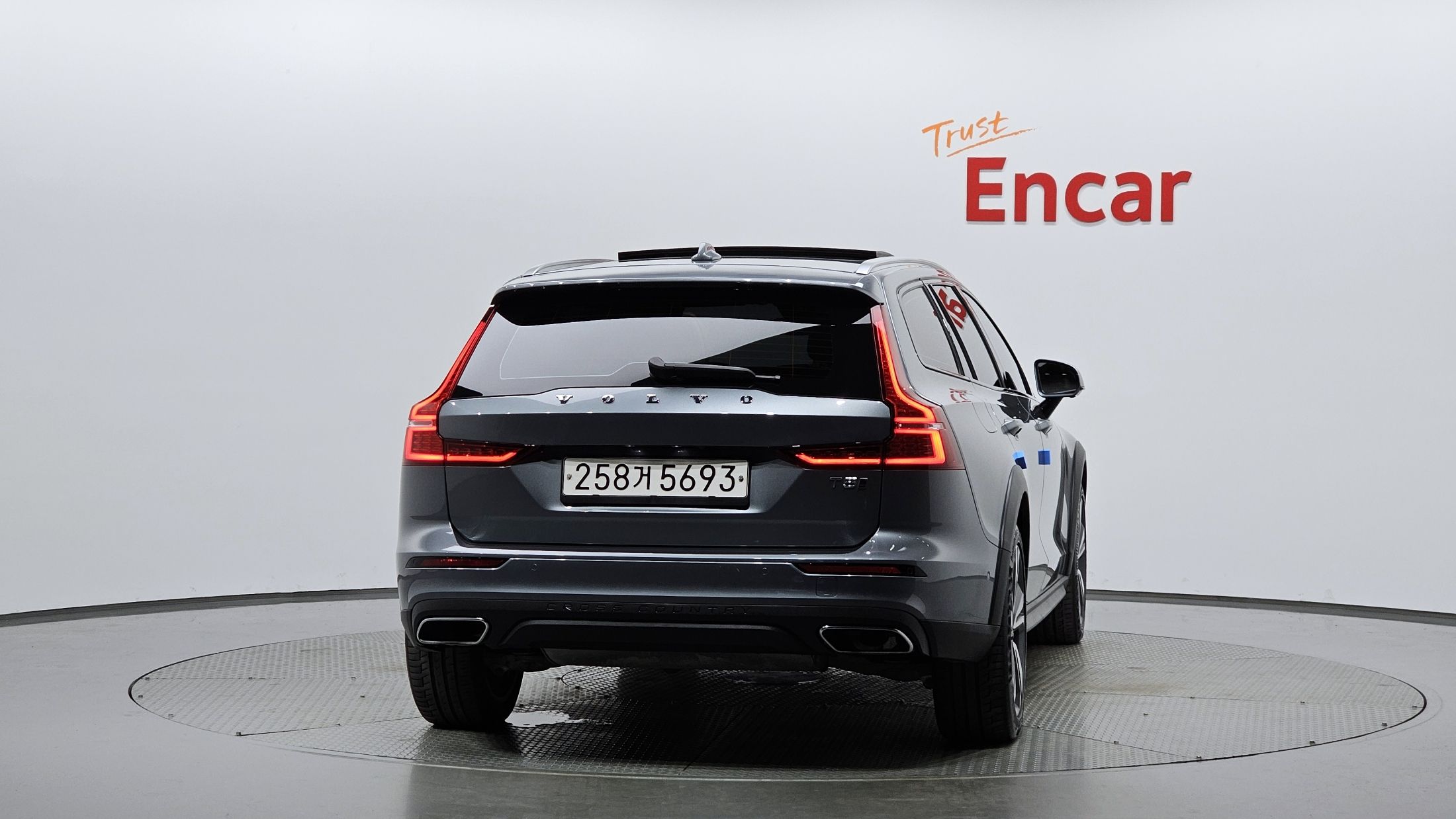 VOLVO V60 CROSS COUNTRY 2020