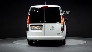 HYUNDAI STARIA 2024