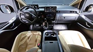 HYUNDAI STARIA 2024