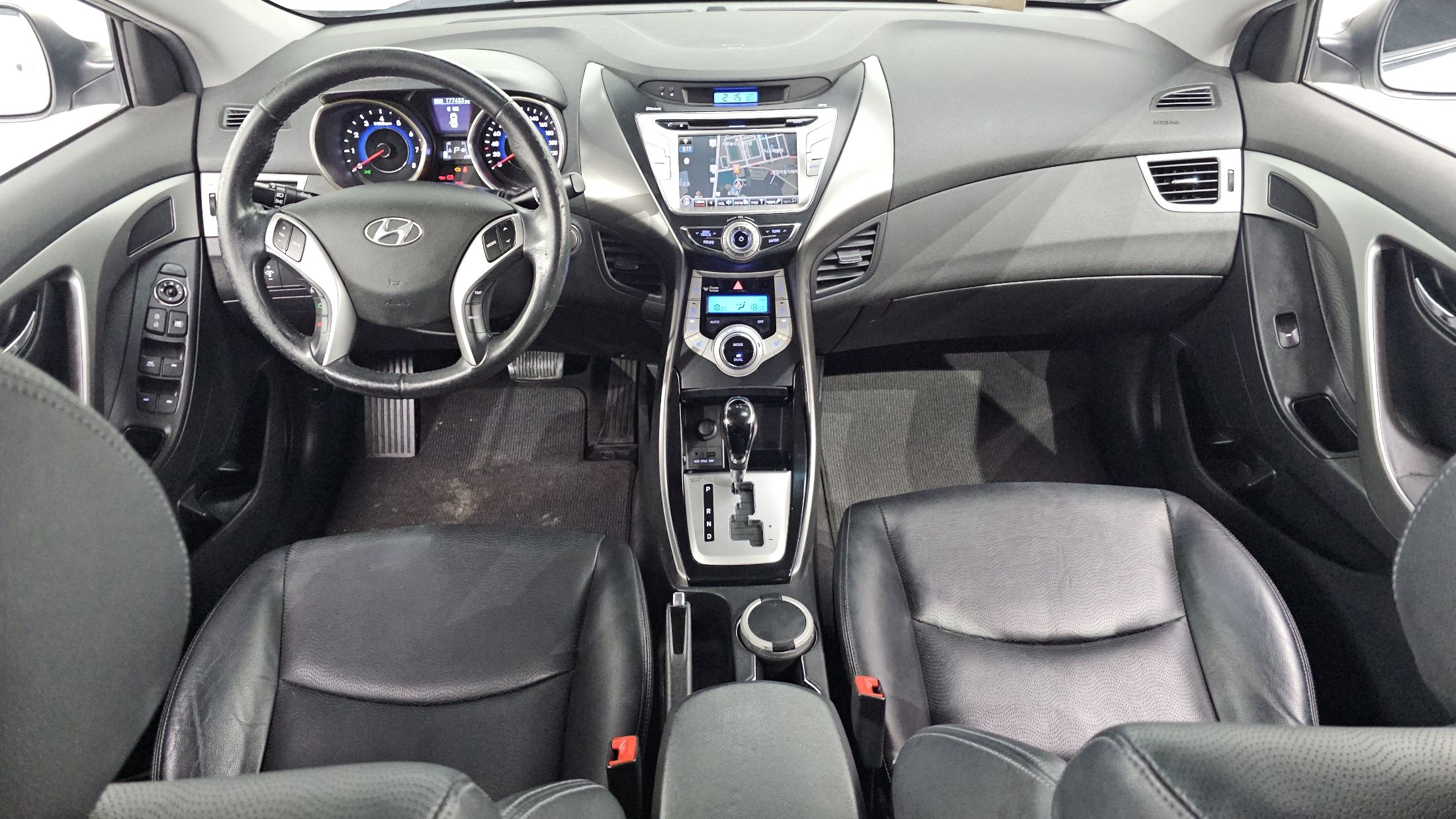 HYUNDAI AVANTE MD 2010