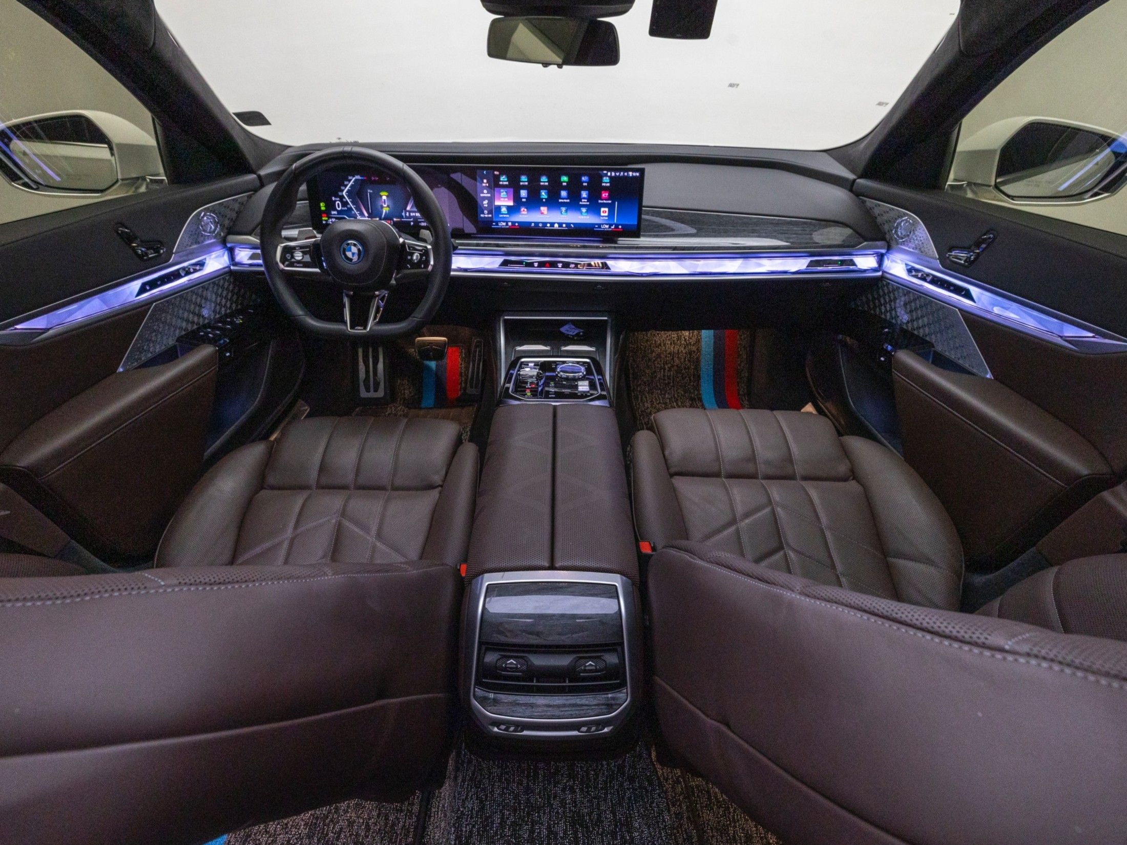 BMW 7-SERIES G70 2023