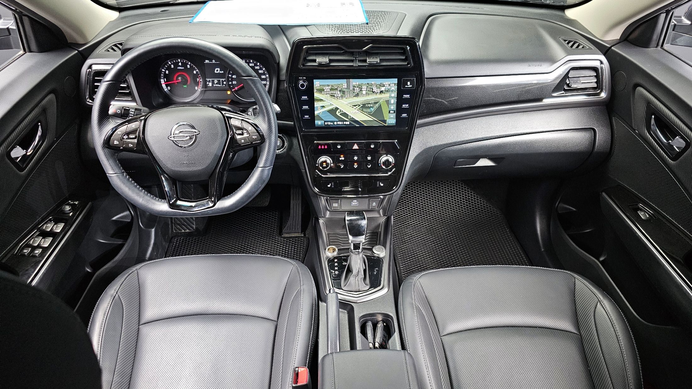 SSANGYONG TIVOLI VERY NEW 2021