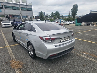 HYUNDAI LF SONATA HYBRID 2016
