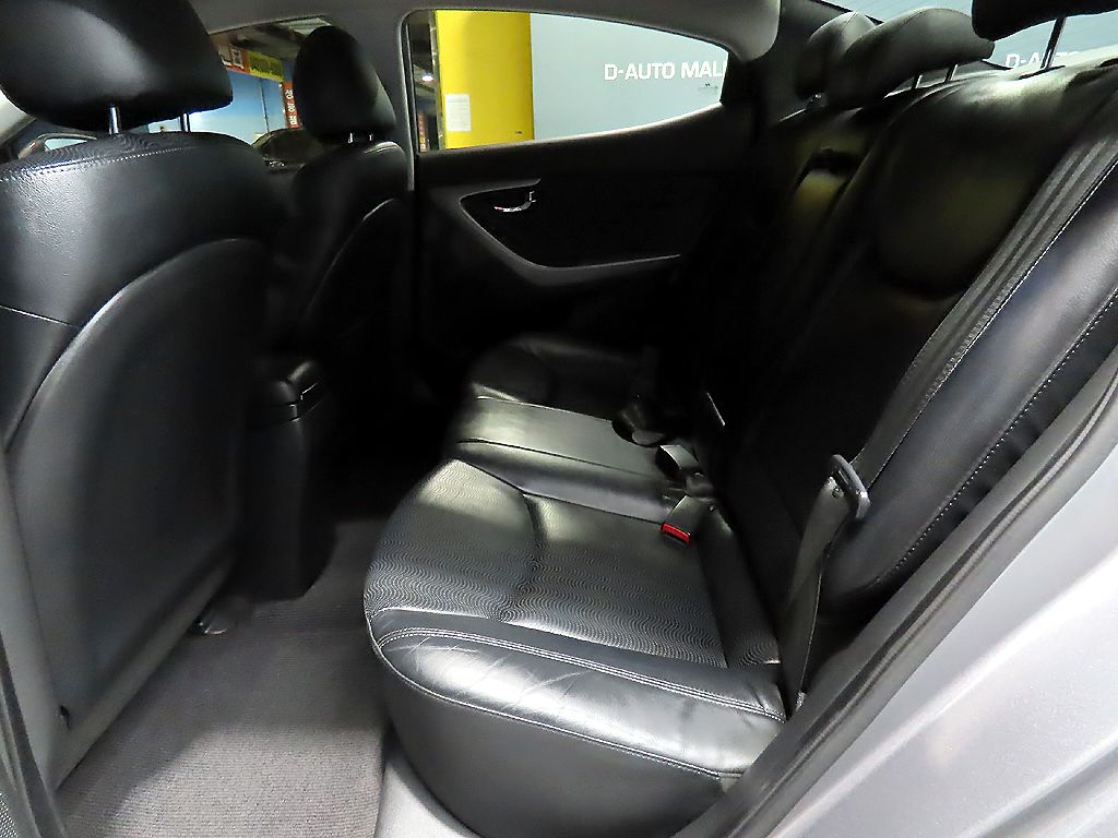 HYUNDAI AVANTE MD 2010