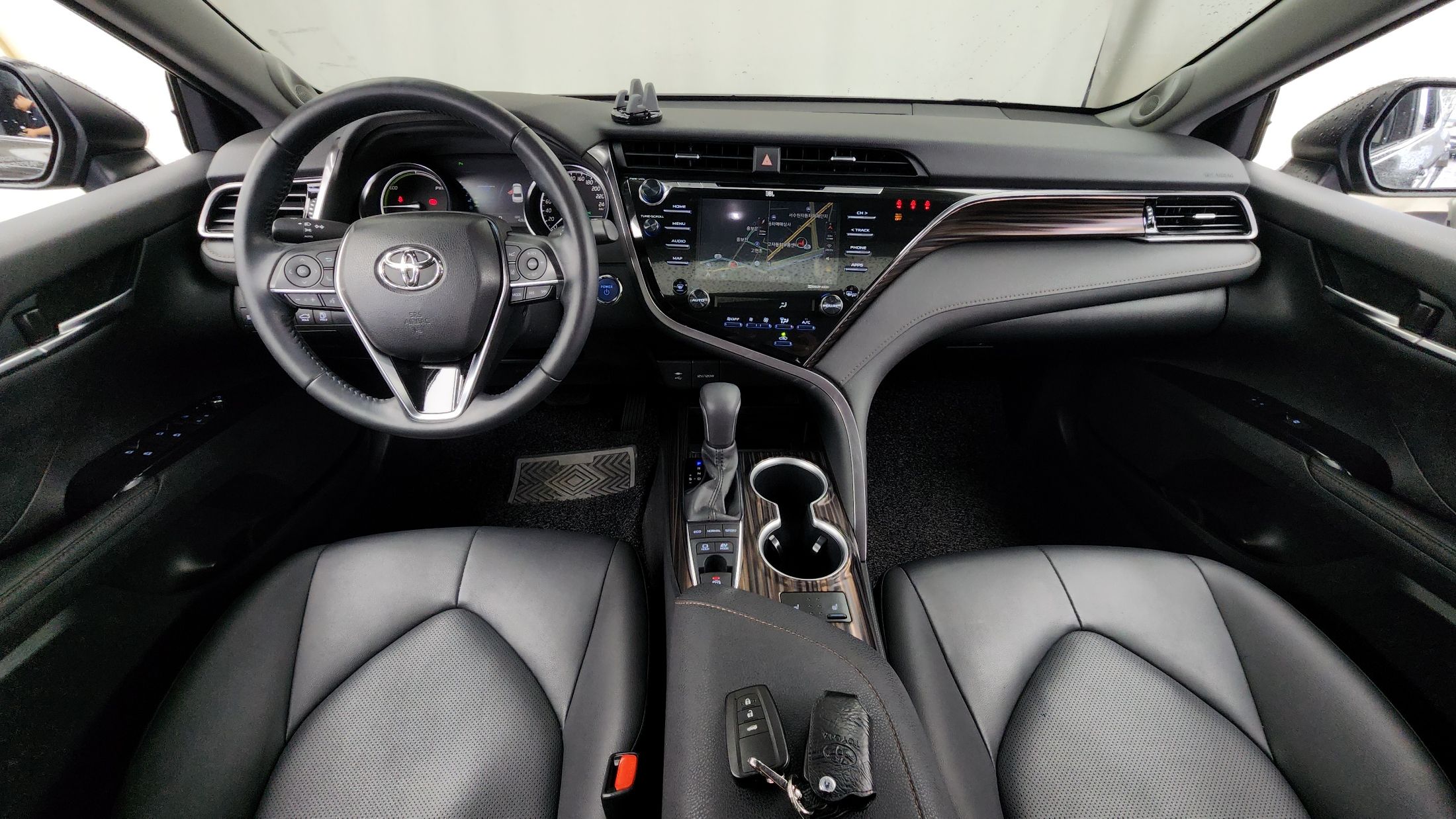 TOYOTA CAMRY XV70 2020
