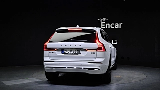 VOLVO XC60 2023