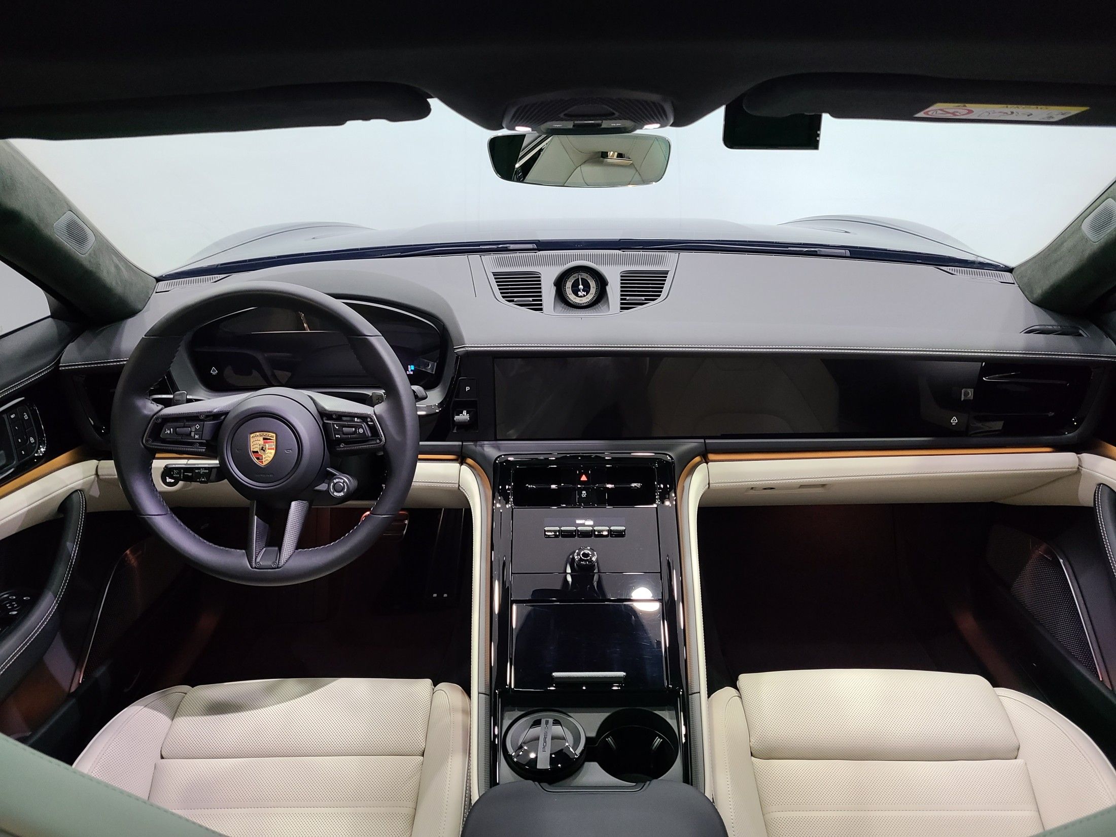 PORSCHE PANAMERA 972 2024