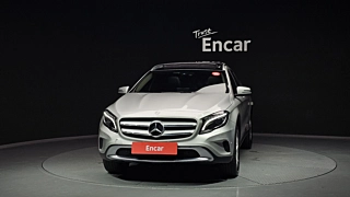 MERCEDES BENZ GLA-CLASS X156 2017