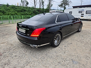 GENESIS EQ900 2016