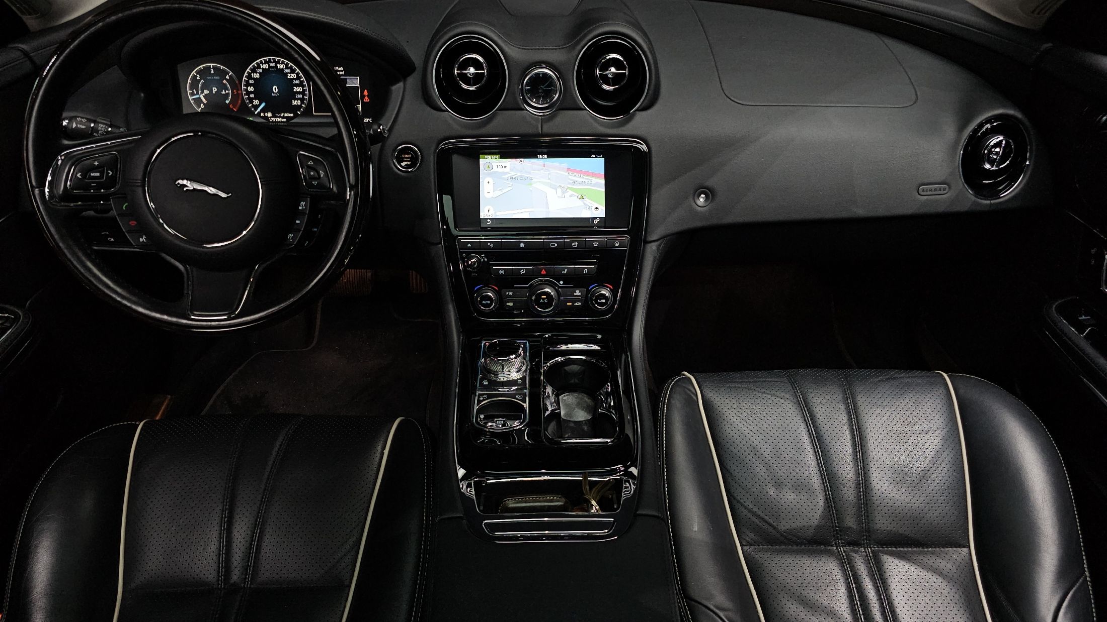 JAGUAR XJ 2016