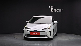 TOYOTA PRIUS 2021