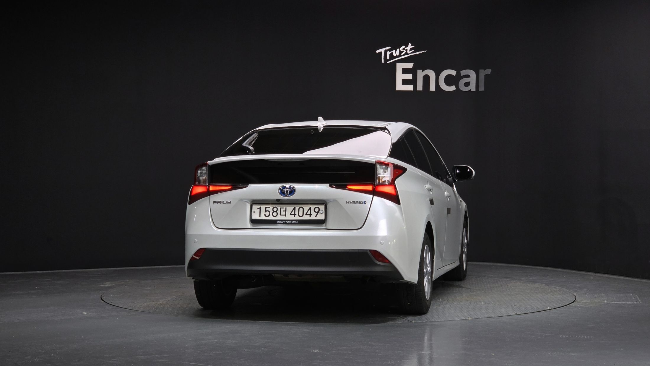 TOYOTA PRIUS 2021