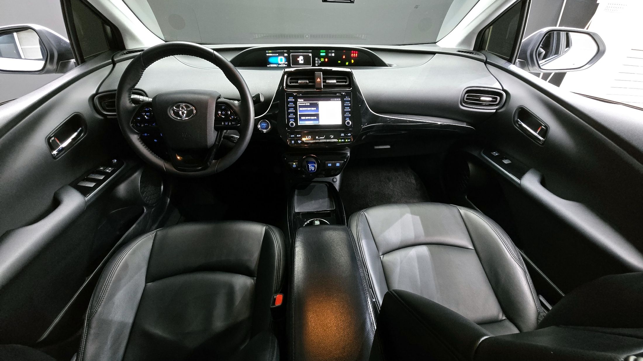 TOYOTA PRIUS 2021
