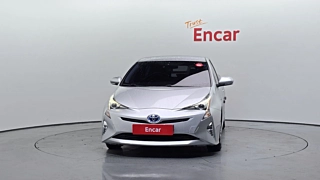 TOYOTA PRIUS 2017