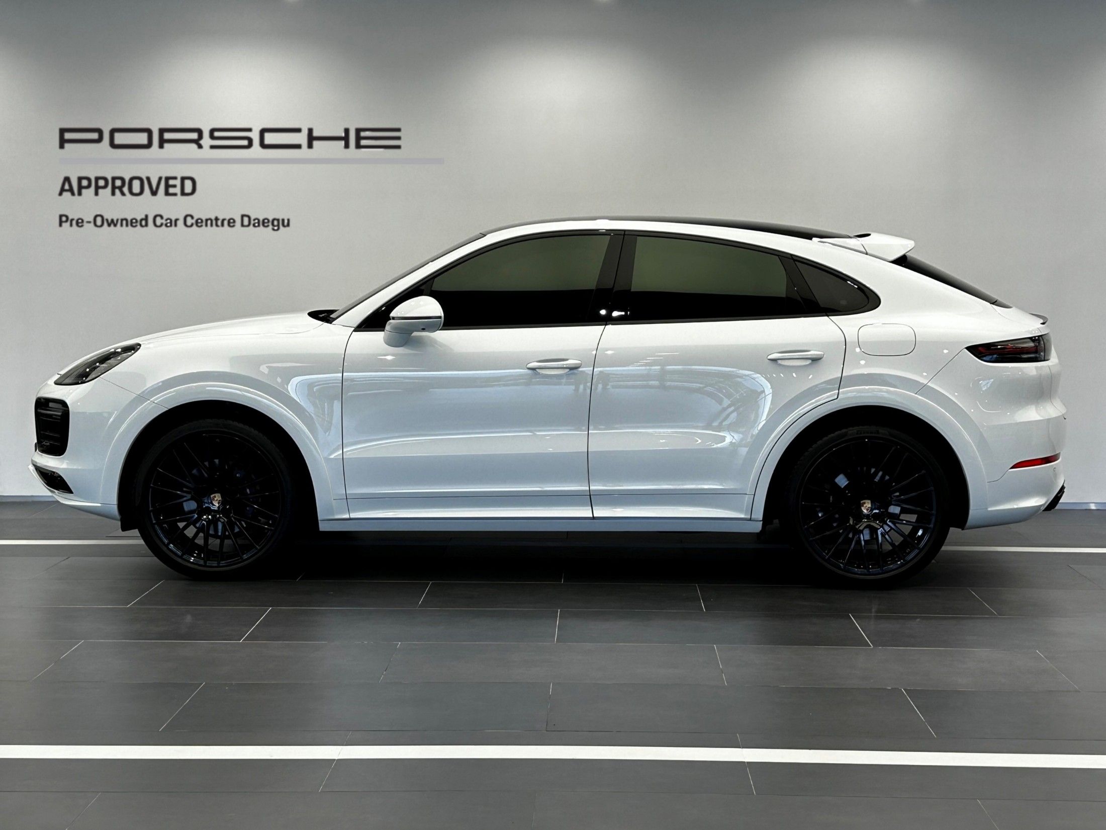 PORSCHE CAYENNE PO536 2023