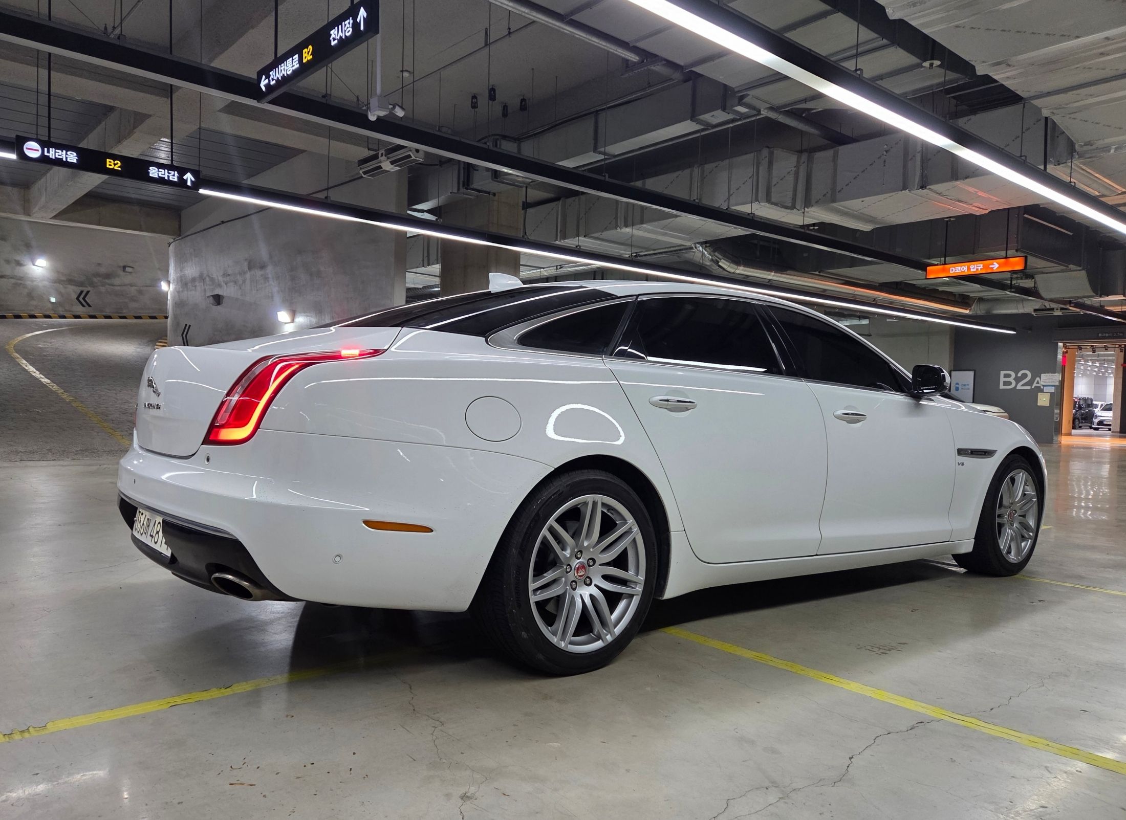 JAGUAR XJ 2019