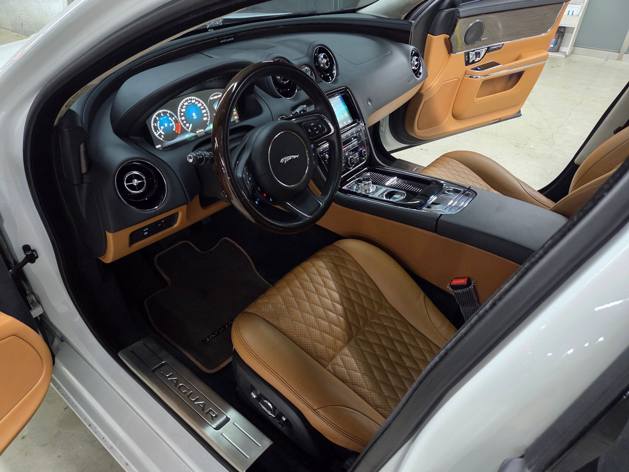 JAGUAR XJ 2019