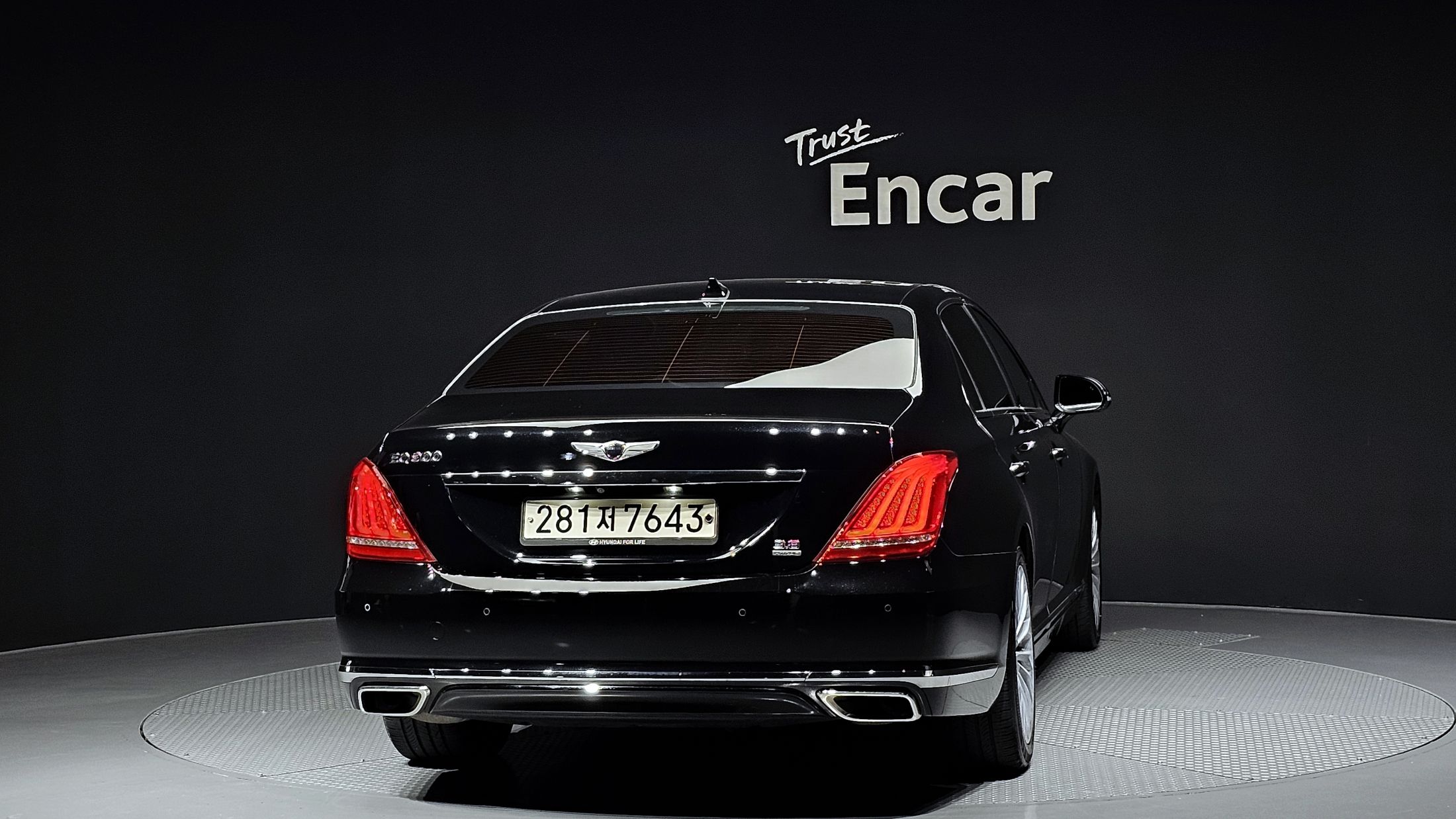 GENESIS EQ900 2016