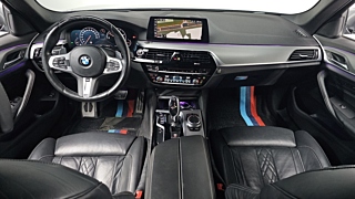 BMW 5-SERIES G30 2019
