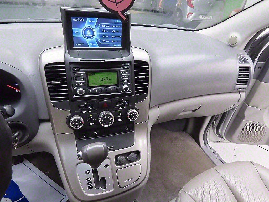 KIA CARNIVAL R 2014