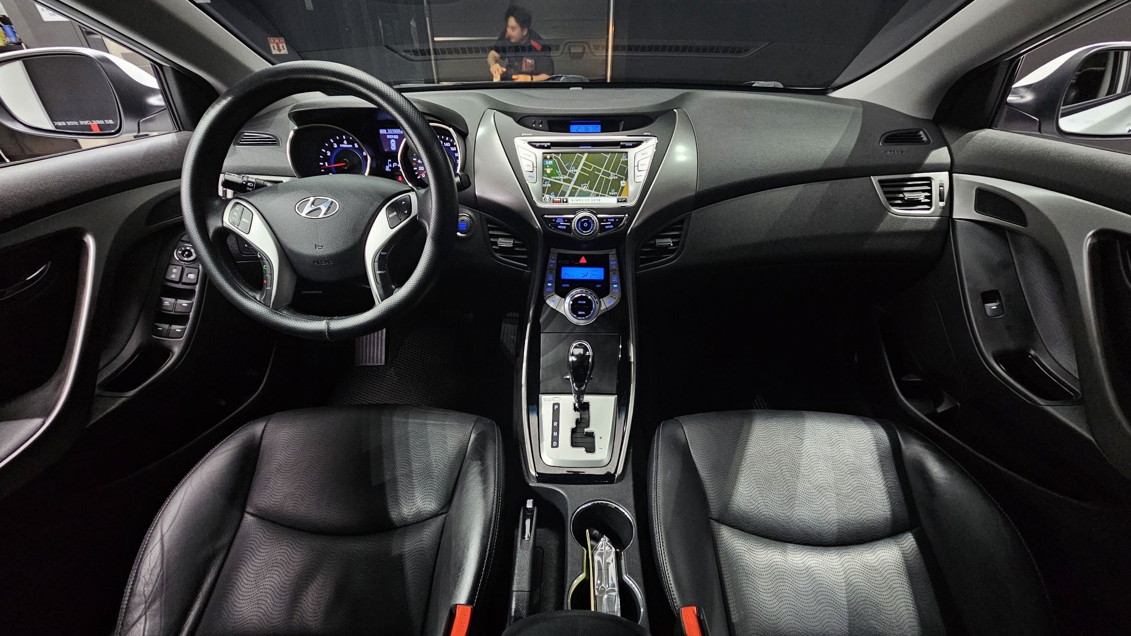 HYUNDAI AVANTE MD 2011