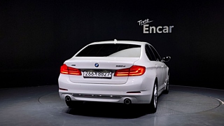 BMW 5-SERIES G30 2019