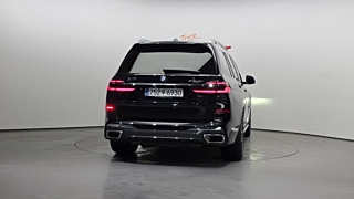 BMW X7 G07 2024